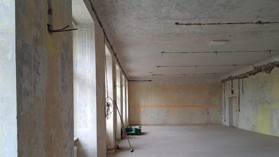 Im ehemaligen Kinosaal der Schloss Merklín entdeckte Malerei | Foto: Anna Matuštíková, Tschechischer Rundfunk Im ehemaligen Kinosaal der Schloss Merklín entdeckte Malerei | Foto: Anna Matuštíková, Tschechischer Rundfunk
