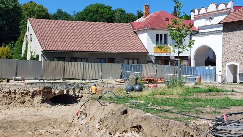 Freigelegte Böschung der ehemaligen Mühle | Foto: Irena Šarounová, Tschechischer Rundfunk Freigelegte Böschung der ehemaligen Mühle | Foto: Irena Šarounová, Tschechischer Rundfunk