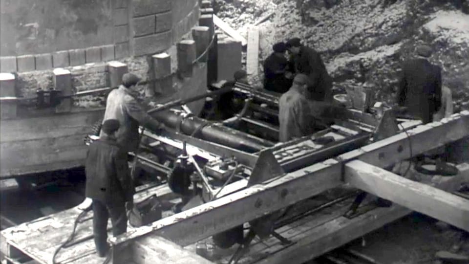 Verlegung der Kapelle der Heiligen Maria Magdalena im Februar 1956 | Foto: Přesun kaple svaté Máří Magdaleny / ČT