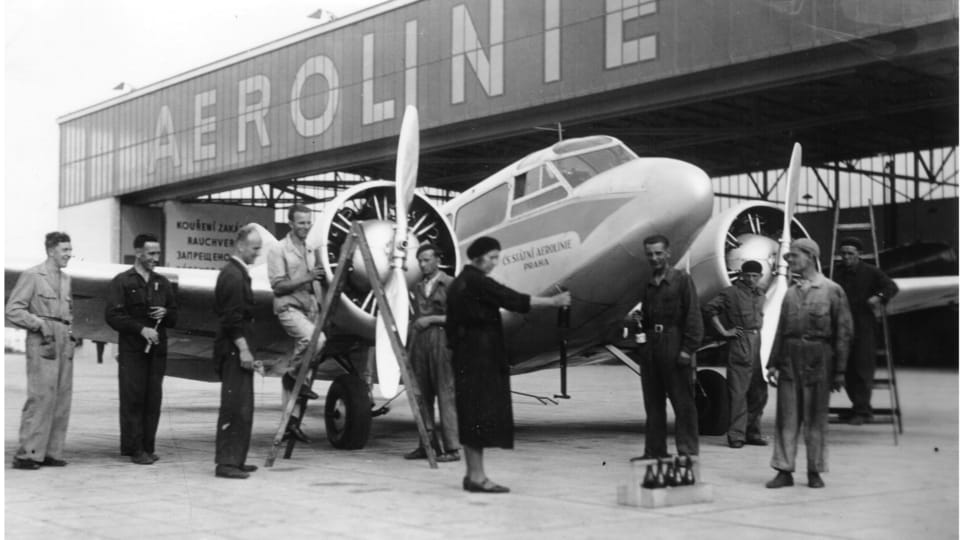 Airspeed Envoy am Flughafen Prag Ruzyně | Foto: Archiv von ČSA Airspeed Envoy am Flughafen Prag Ruzyně | Foto: Archiv von ČSA