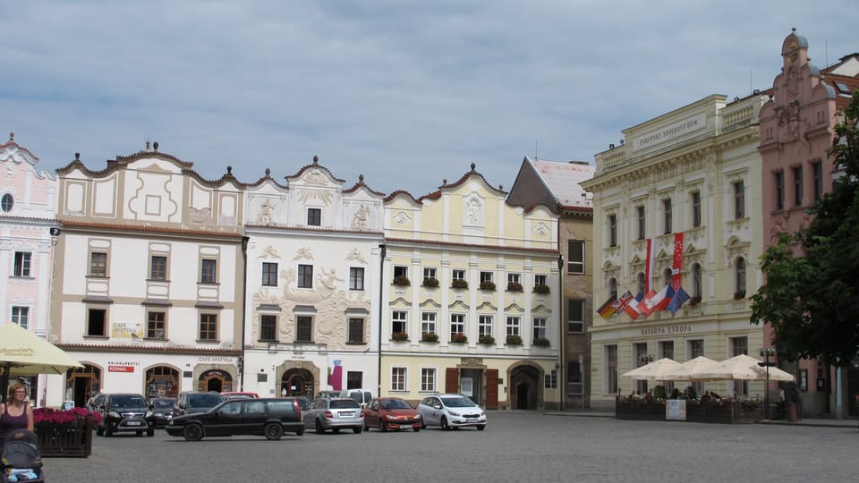 Pernstein-Platz mit dem Jona-Haus (Mitte). Foto: Kristýna Maková Pernstein-Platz mit dem Jona-Haus (Mitte). Foto: Kristýna Maková