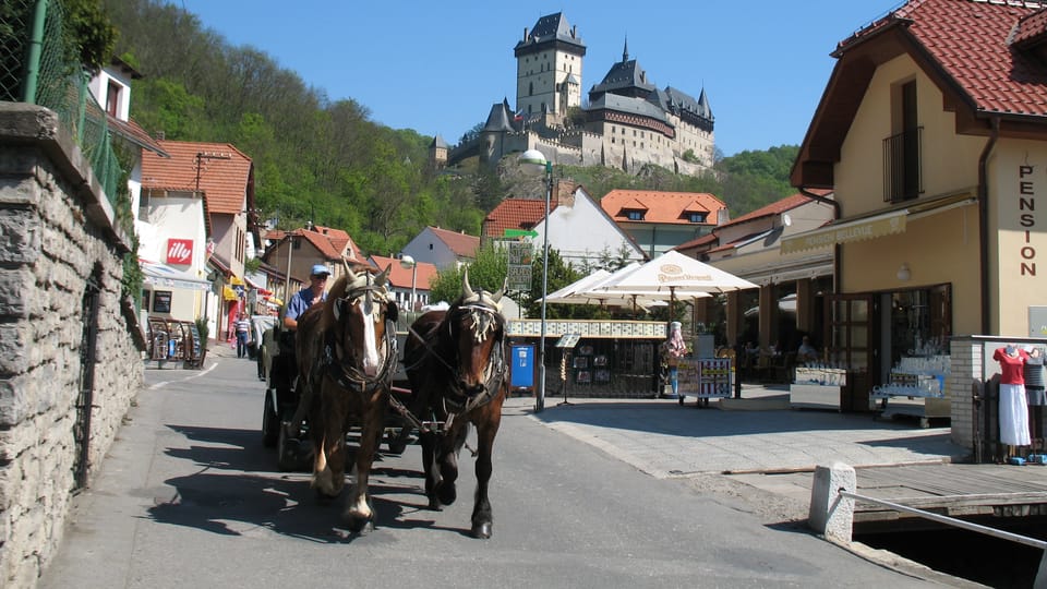 Burg Karlštejn / Karlstein (Foto: Klára Stejskalová) Burg Karlštejn / Karlstein (Foto: Klára Stejskalová)