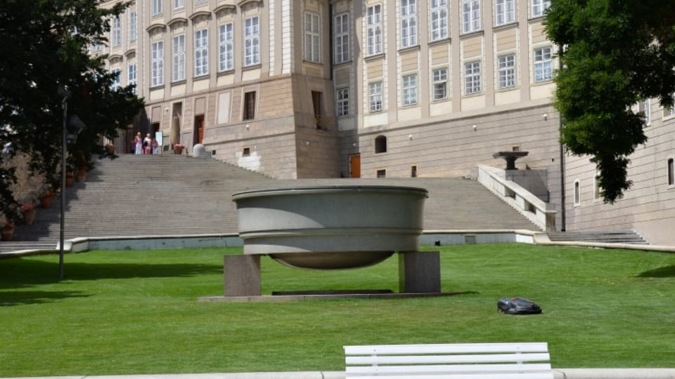 Granitschüssel im Paradiesgarten | Foto: Jolana Nováková, Tschechischer Rundfunk Granitschüssel im Paradiesgarten | Foto: Jolana Nováková, Tschechischer Rundfunk