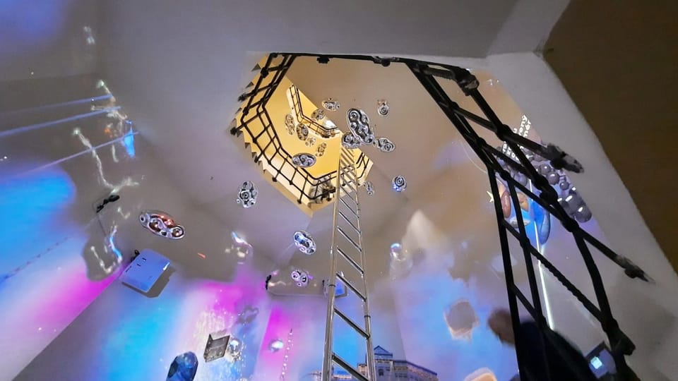 Leiter aus Glas und Video-Mapping | Foto: Tomáš Mařas, Tschechischer Rundfunk Leiter aus Glas und Video-Mapping | Foto: Tomáš Mařas, Tschechischer Rundfunk