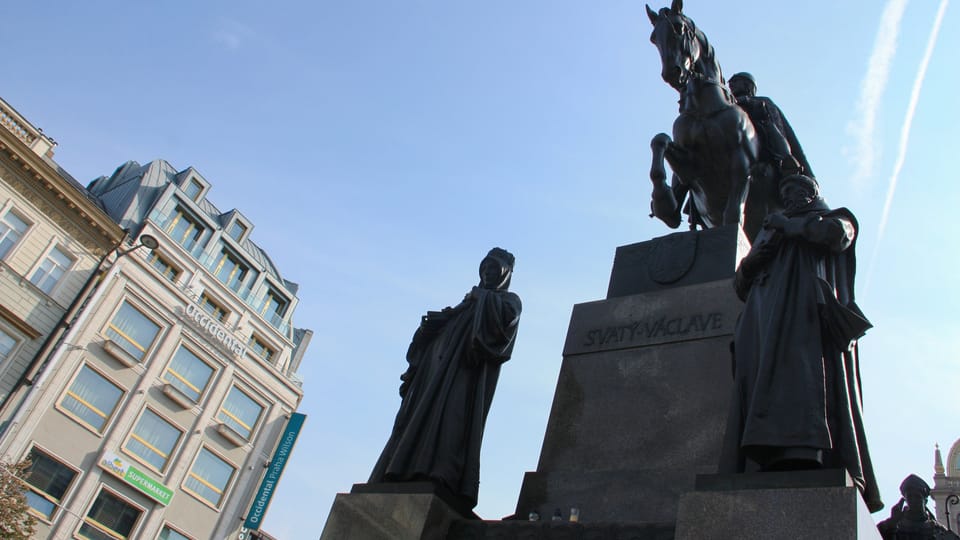 Sankt-Wenzels-Denkmal auf dem Wenzelsplatz von Bildhauer Josef Václav Myslbek | Foto: Barbora Němcová, Radio Prague International Sankt-Wenzels-Denkmal auf dem Wenzelsplatz von Bildhauer Josef Václav Myslbek | Foto: Barbora Němcová, Radio Prague International