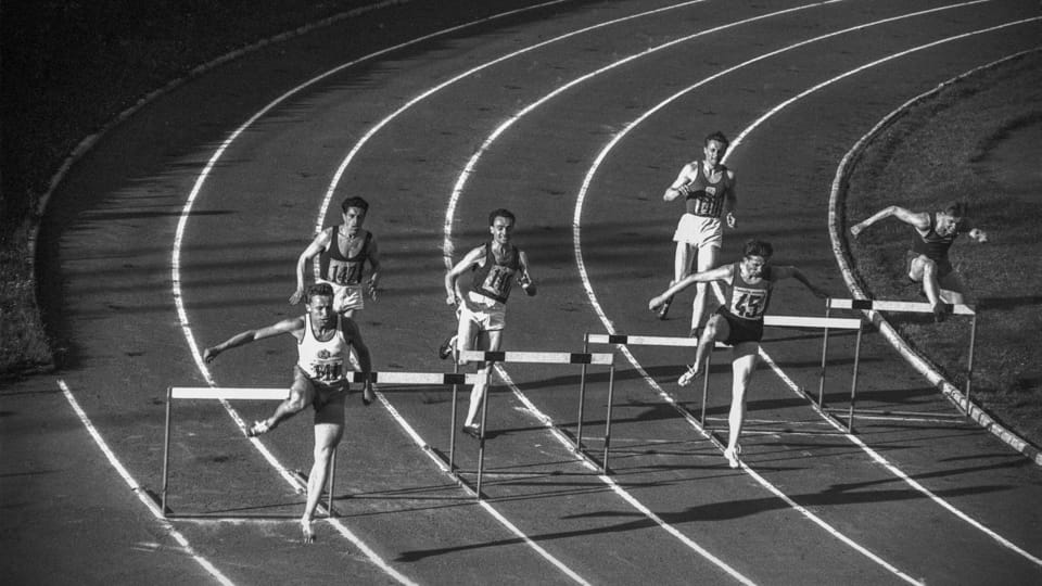 400 m Hürden, 1955 | Foto: Václav Chochola, © Archiv B&M Chochola 400 m Hürden, 1955 | Foto: Václav Chochola, © Archiv B&M Chochola