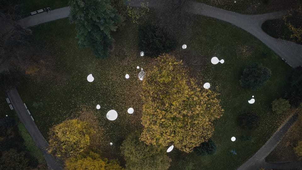 Loom on the Moon, Zlínská zrcadla, Zlín, 2021–2022 | Foto: BoysPlayNice / Nationalgalerie Prag Loom on the Moon, Zlínská zrcadla, Zlín, 2021–2022 | Foto: BoysPlayNice / Nationalgalerie Prag