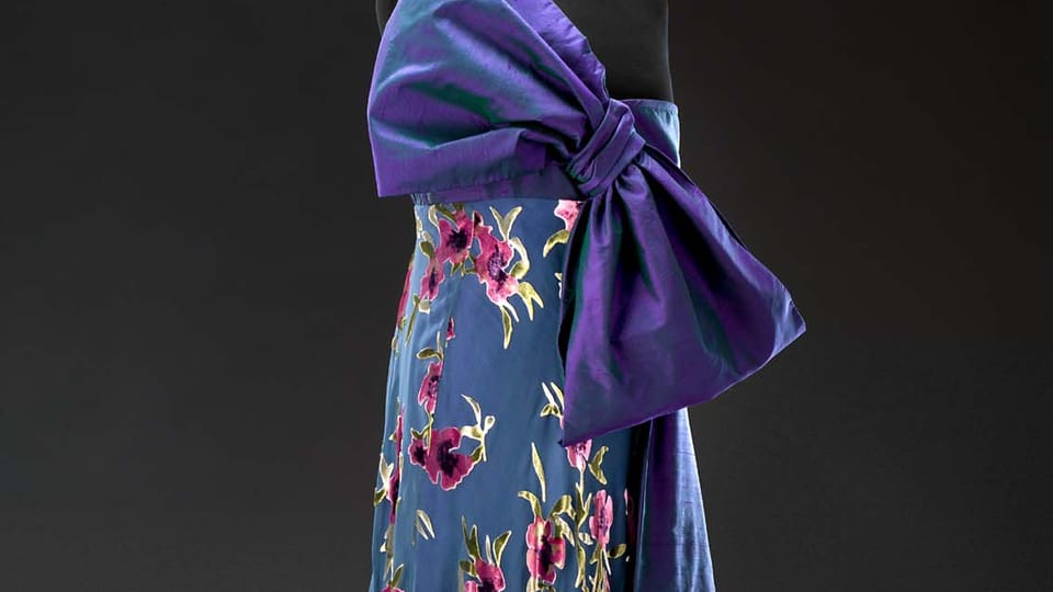 "Gift"-Kleid, 2012 | Foto: Uměleckoprůmyslové muzeum "Gift"-Kleid, 2012 | Foto: Uměleckoprůmyslové muzeum