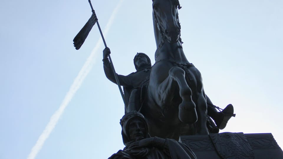 Sankt-Wenzels-Denkmal auf dem Wenzelsplatz von Bildhauer Josef Václav Myslbek | Foto: Barbora Němcová, Radio Prague International Sankt-Wenzels-Denkmal auf dem Wenzelsplatz von Bildhauer Josef Václav Myslbek | Foto: Barbora Němcová, Radio Prague International