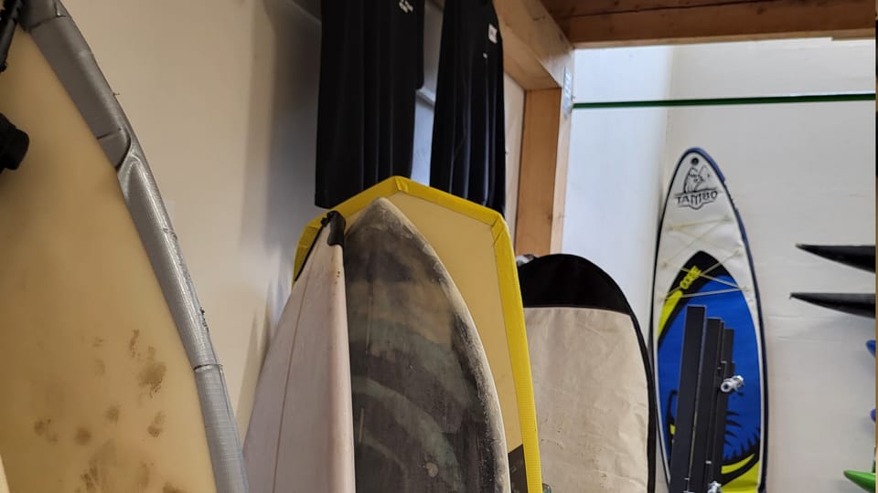 Eine kleine Kollektion an Surfboards der Mitglieder | Foto: Emely Sander,  Radio Prague International