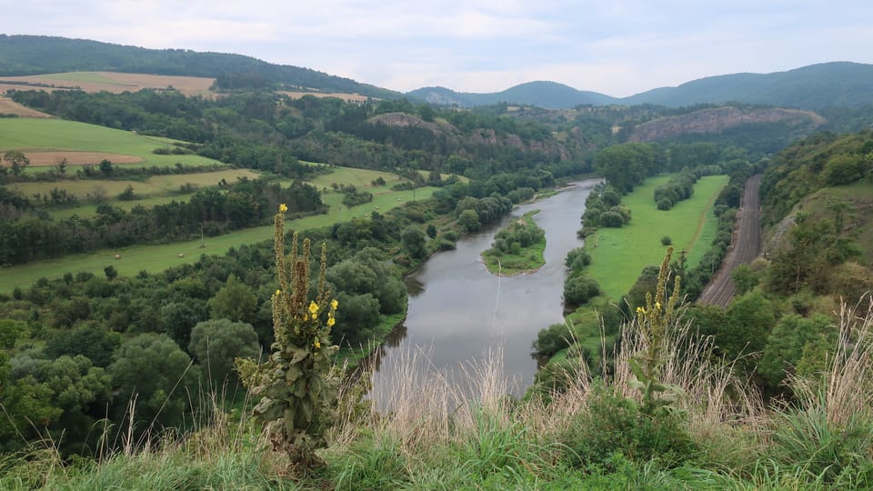 Blick auf den Fluss Berounka von Tetín aus | Foto: Štěpánka Budková, Radio Prague International Blick auf den Fluss Berounka von Tetín aus | Foto: Štěpánka Budková, Radio Prague International