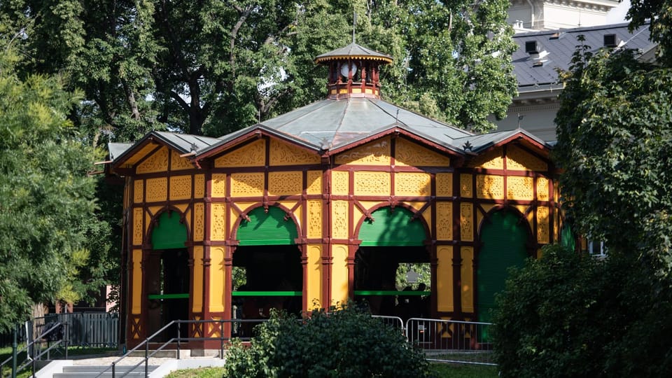 Historisches Karussell im Prager Letná-Park | Foto: René Volfík, iROZHLAS.cz Historisches Karussell im Prager Letná-Park | Foto: René Volfík, iROZHLAS.cz