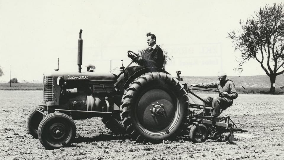 Traktor Zetor 25K beim Hacken | Foto: ZETOR TRACTORS a.s. Traktor Zetor 25K beim Hacken | Foto: ZETOR TRACTORS a.s.