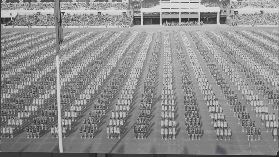 Die Spartakiade in Strahov im Jahr 1955 | Foto: e-Sbírky,  Národní muzeum - Historické muzeum,  CC BY 1.0 DEED