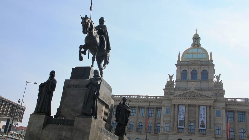 Sankt-Wenzels-Denkmal auf dem Wenzelsplatz von Bildhauer Josef Václav Myslbek | Foto: Barbora Němcová, Radio Prague International Sankt-Wenzels-Denkmal auf dem Wenzelsplatz von Bildhauer Josef Václav Myslbek | Foto: Barbora Němcová, Radio Prague International