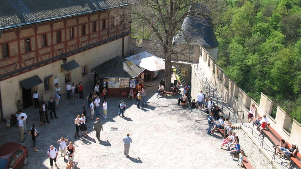 Burg Karlštejn / Karlstein (Foto: Klára Stejskalová) Burg Karlštejn / Karlstein (Foto: Klára Stejskalová)