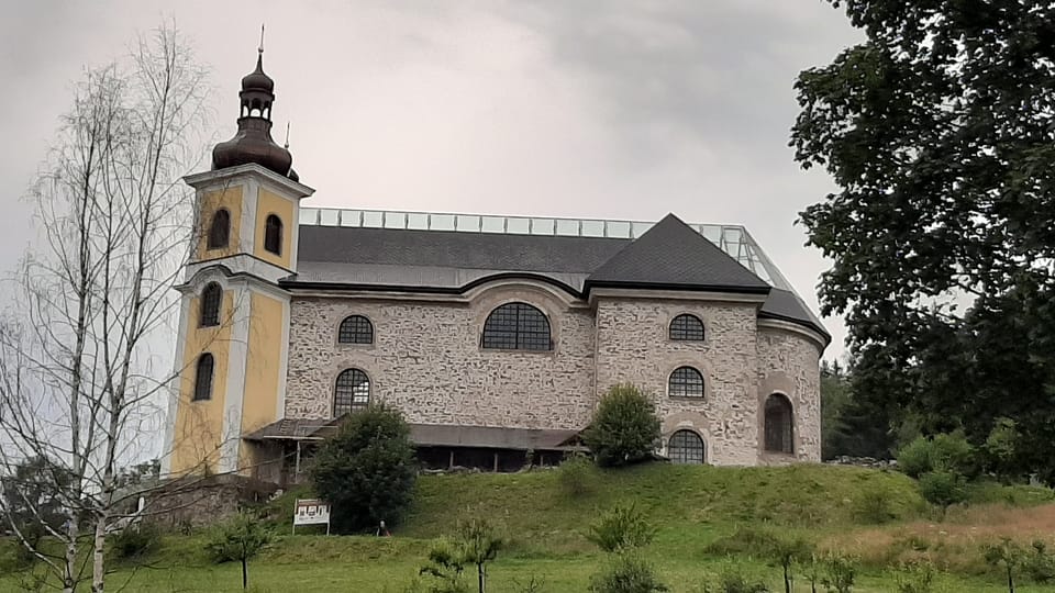 Kirche Mariä Himmelfahrt in Neratov (Foto: Lenka Žižková) Kirche Mariä Himmelfahrt in Neratov (Foto: Lenka Žižková)