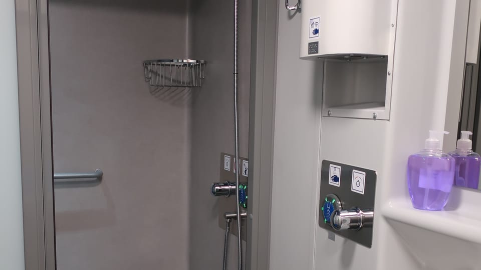 Die Schlafwagen der ČD haben auch eine Dusche | Foto: Till Janzer, Radio Prague International Die Schlafwagen der ČD haben auch eine Dusche | Foto: Till Janzer, Radio Prague International