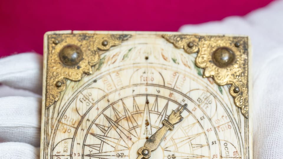 Diptychon-Sonnenuhr aus dem frühen 17. Jahrhundert | Foto: České muzeum stříbra Diptychon-Sonnenuhr aus dem frühen 17. Jahrhundert | Foto: České muzeum stříbra