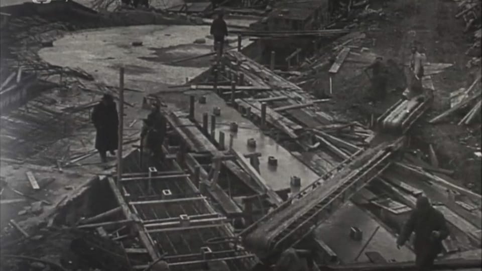 Verlegung der Kapelle der Heiligen Maria Magdalena im Februar 1956 | Foto: Přesun kaple svaté Máří Magdaleny / ČT