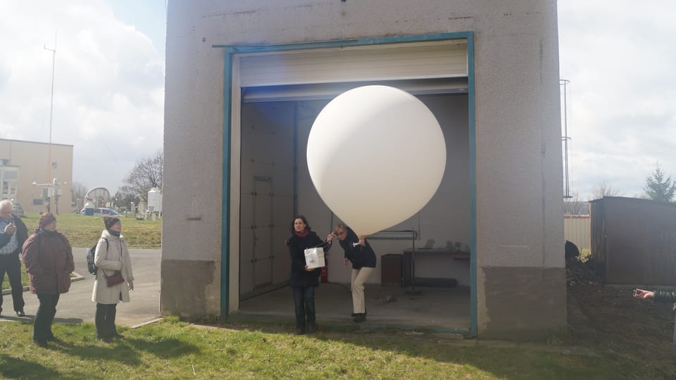 Ballongetragene Radiosonde (Foto: Archiv des Tschechischen Rundfunks - Radio Prag) Ballongetragene Radiosonde (Foto: Archiv des Tschechischen Rundfunks - Radio Prag)