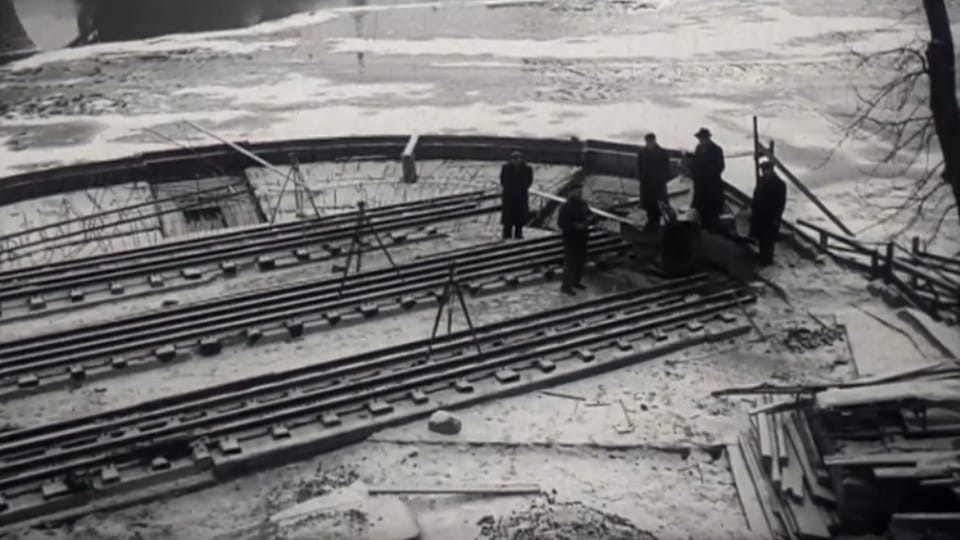 Verlegung der Kapelle der Heiligen Maria Magdalena im Februar 1956 | Foto: Přesun kaple svaté Máří Magdaleny / ČT