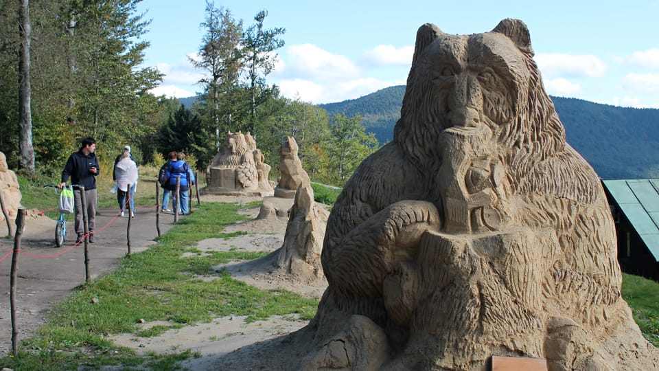 Sandskulpturen in Pustevny (Foto: Ondřej Tomšů) Sandskulpturen in Pustevny (Foto: Ondřej Tomšů)