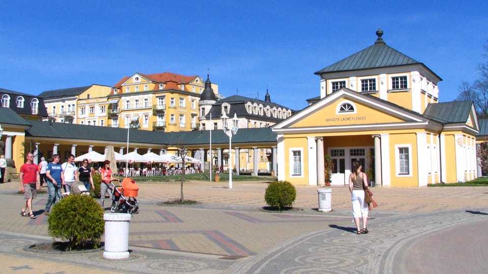 Friedensplatz mit dem Gasbad-Gebäude (Foto: Lenka Žižková) Friedensplatz mit dem Gasbad-Gebäude (Foto: Lenka Žižková)
