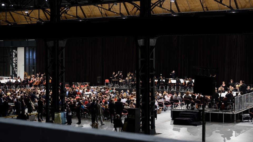 Dreifachsaal Karolina mit Podium für drei Orchester | Foto: Ostrava Days Festival Dreifachsaal Karolina mit Podium für drei Orchester | Foto: Ostrava Days Festival