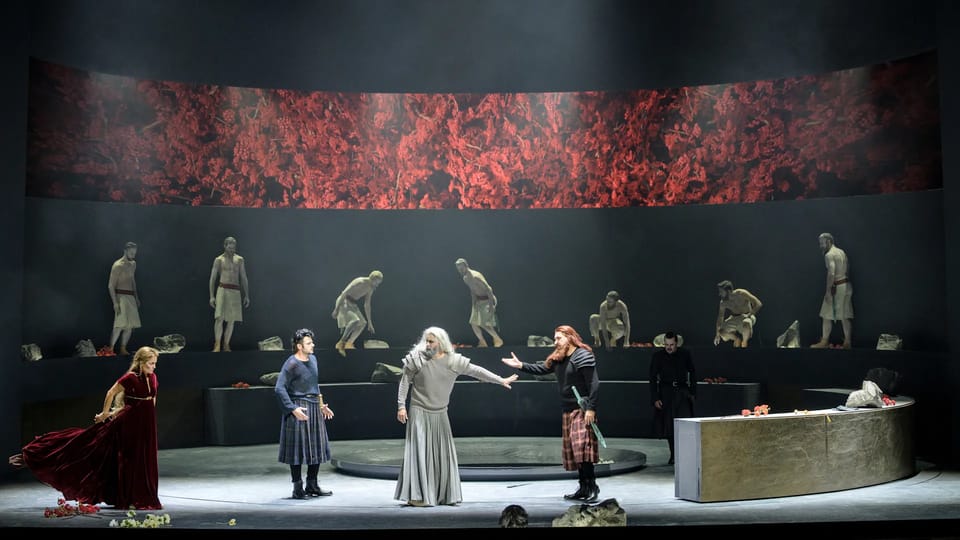 Alžběta Poláčková (Grania), Peter Berger (Dermat O´Dyna), Seth Carico (Finn), Svatopluk Sem (Ossian), Jiří Brückler (Midak) | Foto: Petr Neubert, Nationaltheater Prag Alžběta Poláčková (Grania), Peter Berger (Dermat O´Dyna), Seth Carico (Finn), Svatopluk Sem (Ossian), Jiří Brückler (Midak) | Foto: Petr Neubert, Nationaltheater Prag