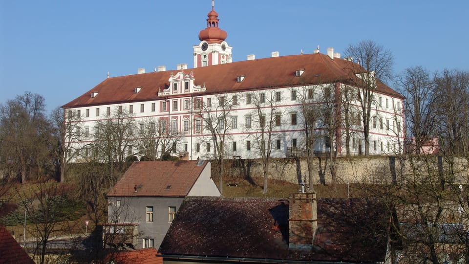 Schloss Mnichovo Hradiště (Foto: Archiv des Tschechischen Rundfunks - Radio Prague International) Schloss Mnichovo Hradiště (Foto: Archiv des Tschechischen Rundfunks - Radio Prague International)