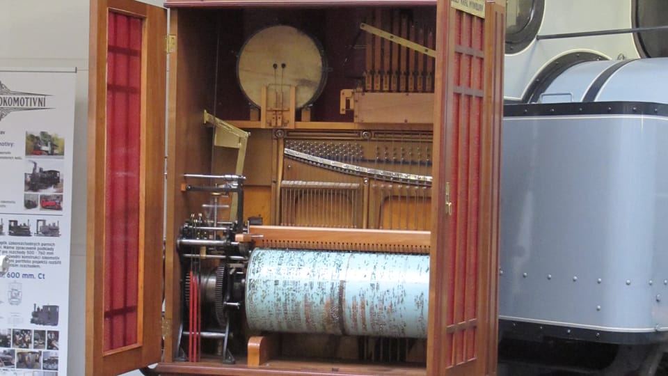 Orchestrion / Karussell im Prager Letná-Park | Foto: Martina Schneibergová, Radio Prague International Orchestrion / Karussell im Prager Letná-Park | Foto: Martina Schneibergová, Radio Prague International