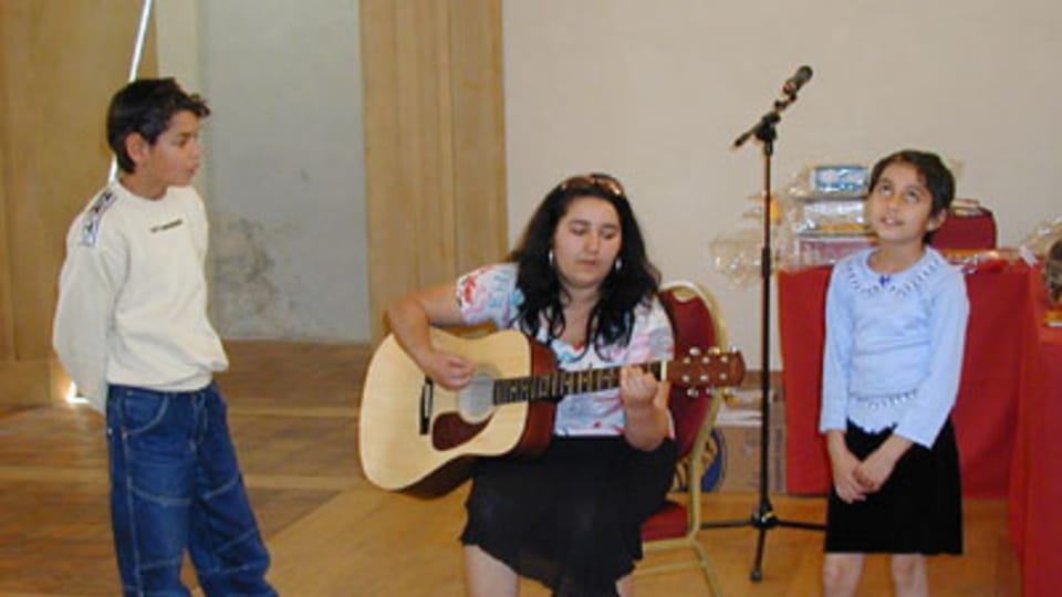 Roma-Kinder kennen auch singen... Roma-Kinder kennen auch singen...