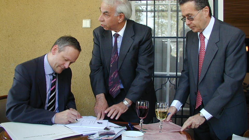 Cyril Svoboda, Amos Rolnik und der israelische Botschafter in Tschechien Arie Arazi Cyril Svoboda, Amos Rolnik und der israelische Botschafter in Tschechien Arie Arazi