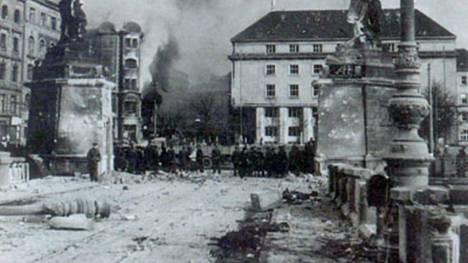 Nach der Bombardierung Prags (14.2.1945) Nach der Bombardierung Prags (14.2.1945)