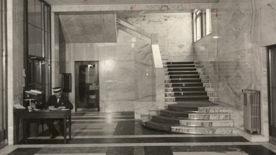 Die Eingangshalle des Hauptgebäudes im Wandel der Zeit (Foto: Archiv des Tschechischen Rundfunks) Die Eingangshalle des Hauptgebäudes im Wandel der Zeit (Foto: Archiv des Tschechischen Rundfunks)