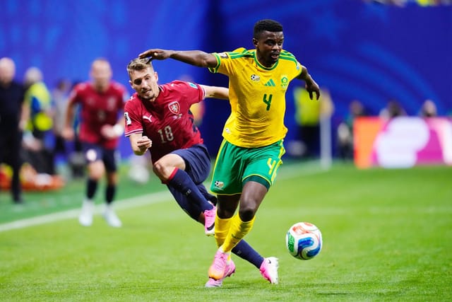 Michal Sadílek und Teboho Mokoena | Foto: Profimedia