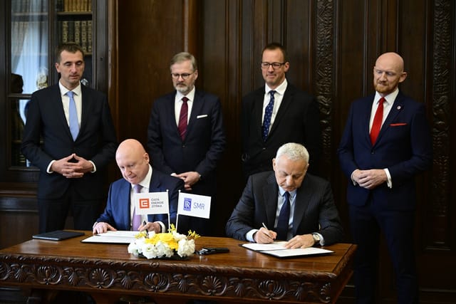 Partnerschaft zwischen ČEZ Group und Rolls-Royce SMR unterzeichnet | Foto: Roman Vondrouš,  ČTK