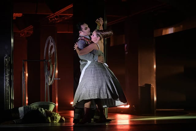 Adam Plachetka  (Sweeney Todd),  Barbora Perná  (Frau Lovett) | Foto: Serghei Gherciu,  Nationaltheater Prag