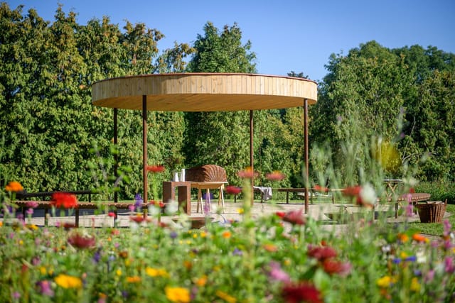„Wiesenfriedhof“ auf dem Friedhof in Ďáblice | Foto: Petr Zewlakk Vrabec,  Hřbitovy a pohřební služby hl. m. Prahy