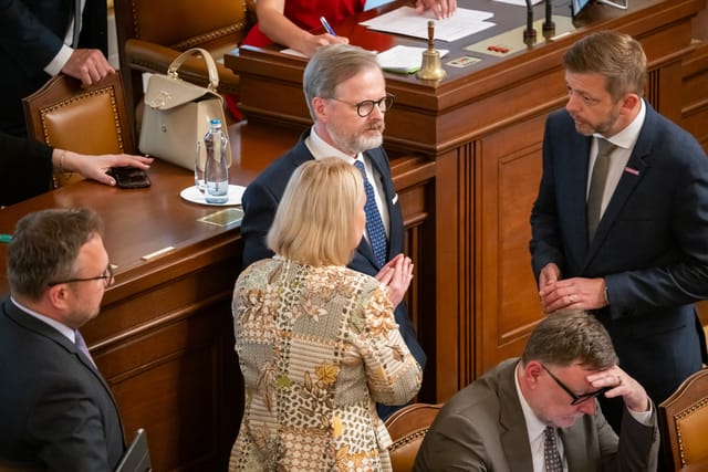 Mitglieder der Regierung im Abgeordnetenhaus | Foto: Zuzana Jarolímková,  iROZHLAS.cz