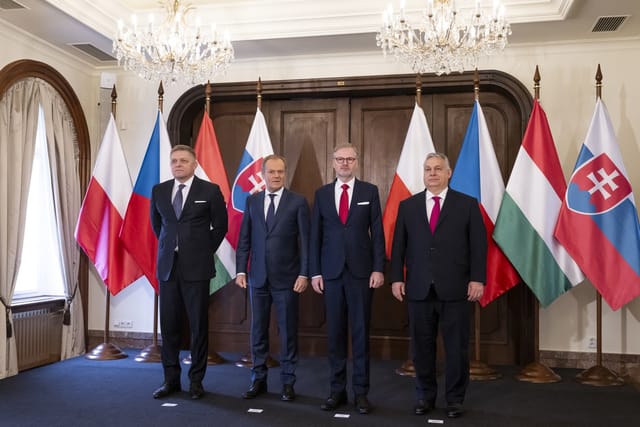 Das Treffen der V4-Chefs in Prag,  Robert Fico,  Donald Tusk,  Petr Fiala,  Viktor Orbán | Foto: Ondřej Deml,  ČTK