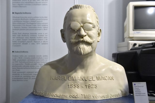 Büste von Karel Emanuel Macan | Foto: Václav Šálek,  ČTK