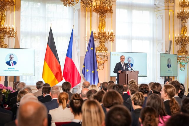 Petr Fiala bei der Konferenz „20 Jahre Tschechien in der EU: eine Vision für ein erweitertes Europa“ | Foto: Regierungsamt der Tschechischen Republik