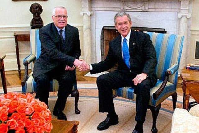 Václav Klaus und George W. Bush  (Foto: CTK)