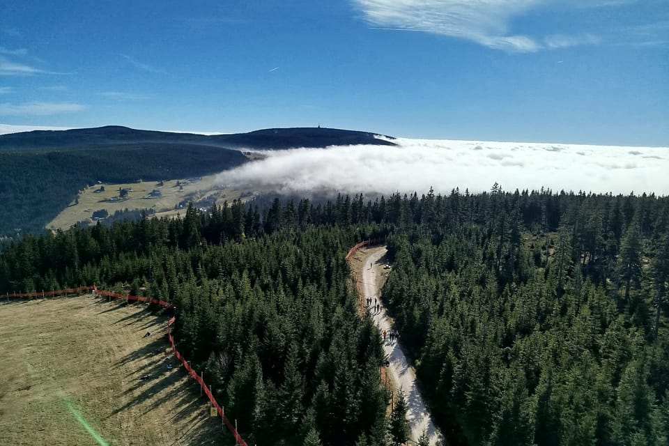 Blick vom Aussichtsturm auf dem Hnědý vrch | Foto: Barbora Němcová, Radio Prague International Blick vom Aussichtsturm auf dem Hnědý vrch | Foto: Barbora Němcová, Radio Prague International