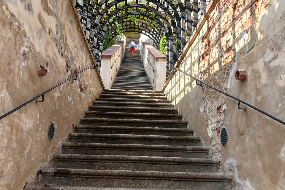 Überdachte Treppe des Kleinen Fürstenberger Gartens | Foto: Lenka Žižková,  Radio Prague International