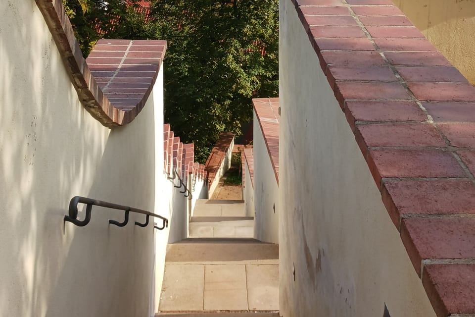 Die Treppe zwischen dem Großen und dem Kleinen Pálffy-Garten | Foto: Lenka Žižková,  Radio Prague International