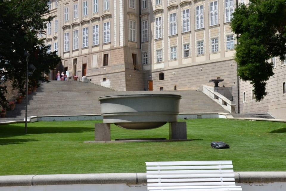 Granitschüssel im Paradiesgarten | Foto: Jolana Nováková, Tschechischer Rundfunk Granitschüssel im Paradiesgarten | Foto: Jolana Nováková, Tschechischer Rundfunk