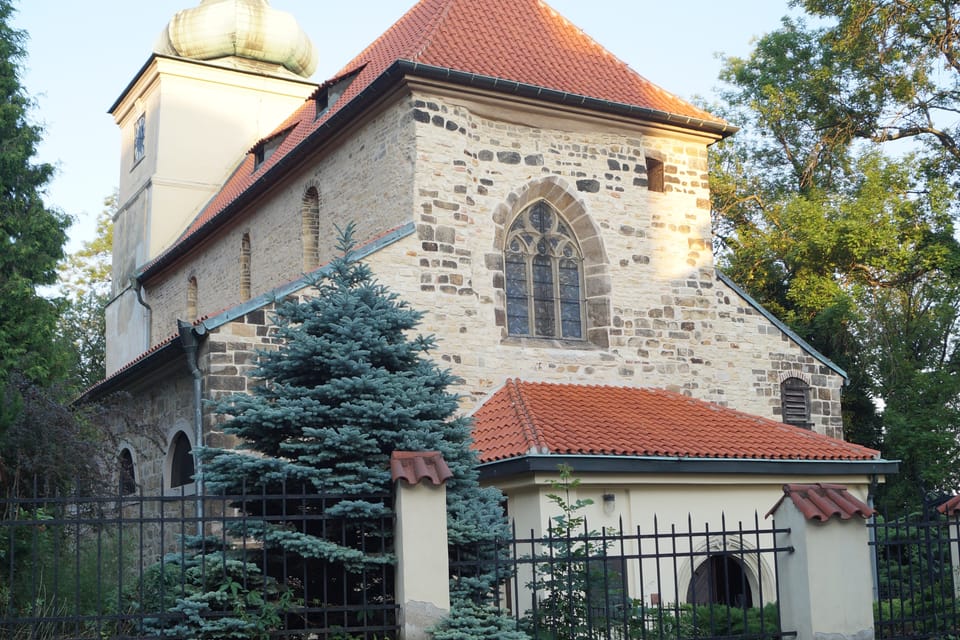 Kirche des Hl. Wenzel in Prag-Prosek | Foto: Miloš Turek, Radio Prague International Kirche des Hl. Wenzel in Prag-Prosek | Foto: Miloš Turek, Radio Prague International